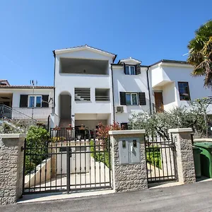 https://apartman-mila-porec.in-istria.net