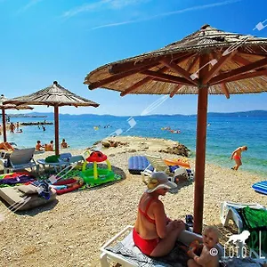 https://house-studenac-100m-from-beach.hotelinzadar.com